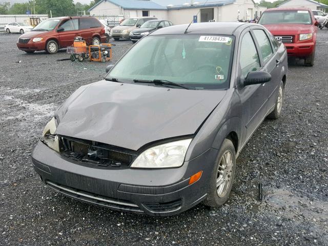 1FAFP34N57W270710 - 2007 FORD FOCUS ZX4 GRAY photo 2