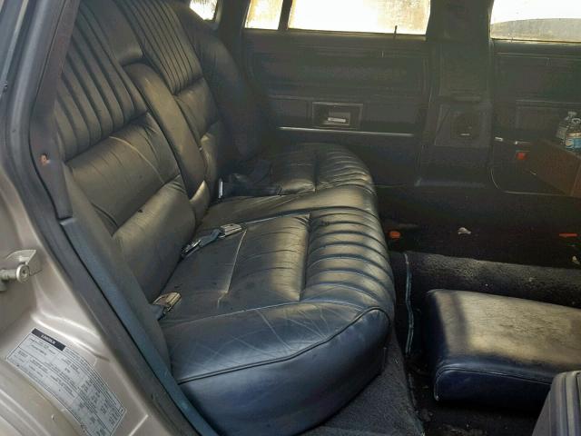 1LNBM81F6KY741381 - 1989 LINCOLN TOWN CAR SILVER photo 6