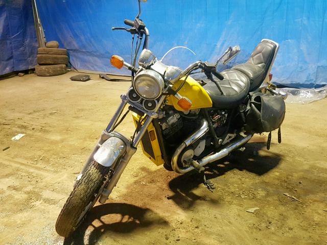 JH2RC1409DM003399 - 1983 HONDA VT750 YELLOW photo 2