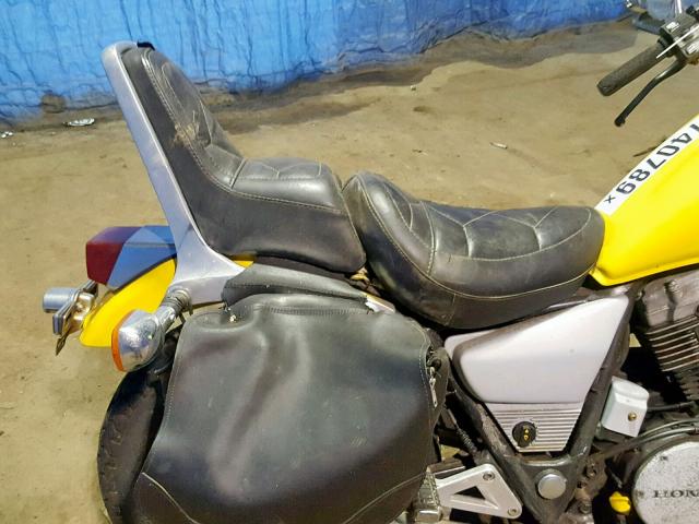 JH2RC1409DM003399 - 1983 HONDA VT750 YELLOW photo 6