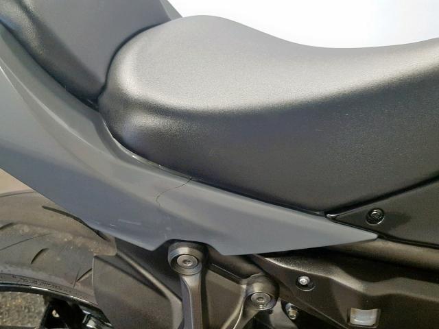 JKAEXEJ15JDA02890 - 2018 KAWASAKI EX650 J ნაცრისფერი ფოტო 14