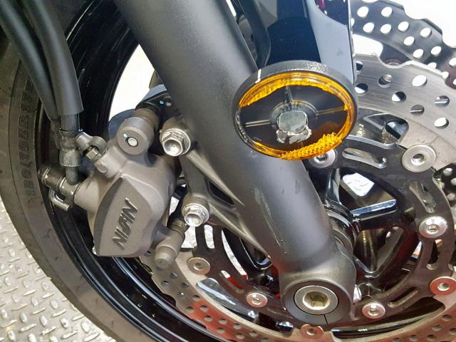 JKAEXEJ15JDA02890 - 2018 KAWASAKI EX650 J ნაცრისფერი ფოტო 19