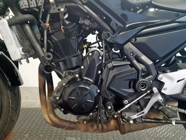 JKAEXEJ15JDA02890 - 2018 KAWASAKI EX650 J ნაცრისფერი ფოტო 6