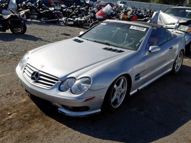 WDBSK75F24F080055 - 2004 MERCEDES-BENZ SL 500 SILVER photo 2