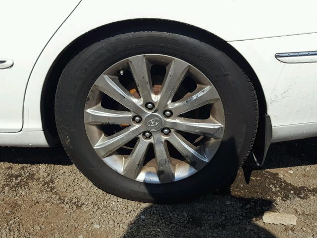 KMHFC46F79A388321 - 2009 HYUNDAI AZERA SE WHITE photo 9