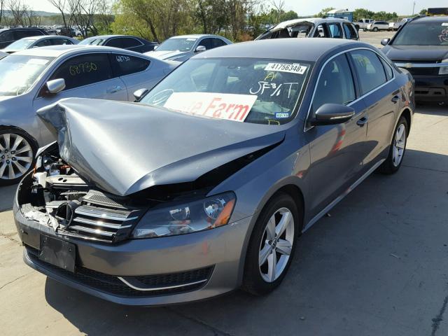 1VWBH7A31CC035276 - 2012 VOLKSWAGEN PASSAT SE GRAY photo 2