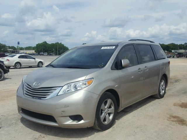 5TDKK3DC5FS627811 - 2015 TOYOTA SIENNA LE TAN photo 2