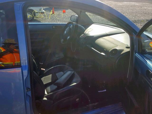 3VWPG3AG3AM000528 - 2010 VOLKSWAGEN NEW BEETLE ლურჯი ფოტო 5