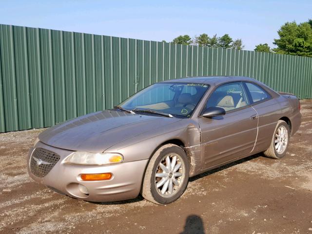 4C3AU52N2WE097439 - 1998 CHRYSLER SEBRING LX GOLD photo 2