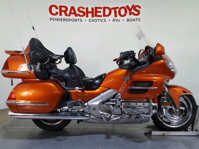 1HFSC47472A101670 - 2002 HONDA GL1800 A ORANGE photo 1