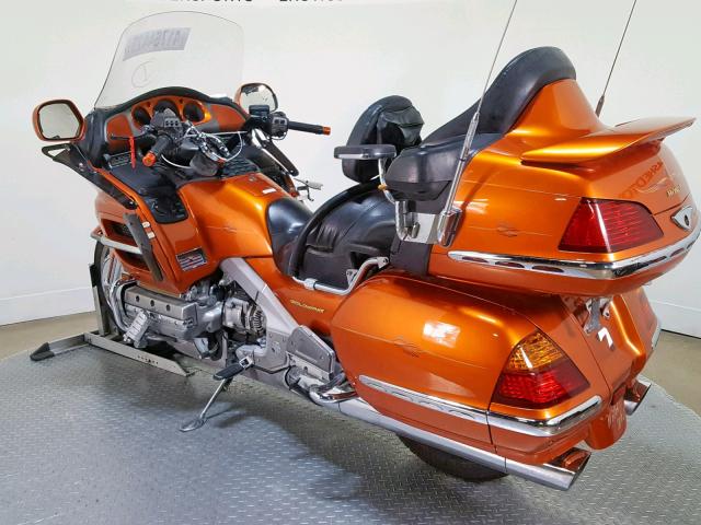 1HFSC47472A101670 - 2002 HONDA GL1800 A ORANGE photo 6