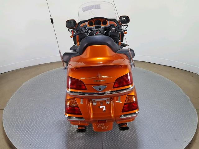 1HFSC47472A101670 - 2002 HONDA GL1800 A ORANGE photo 9