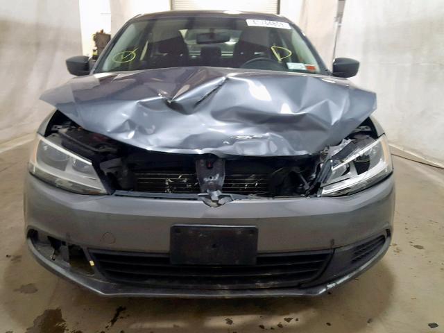 3VW1K7AJ7BM343576 - 2011 VOLKSWAGEN JETTA BASE GRAY photo 9