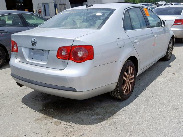 3VWSF71K56M723118 - 2006 VOLKSWAGEN JETTA 2.5 SILVER photo 4