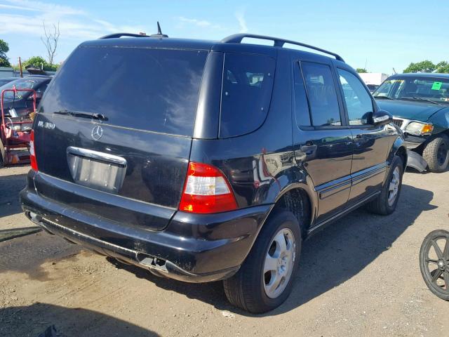 4JGAB57E05A560014 - 2005 MERCEDES-BENZ ML 350 BLACK photo 4