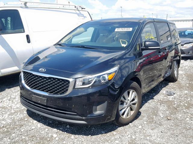 KNDMB5C17H6242337 - 2017 KIA SEDONA LX BLACK photo 2