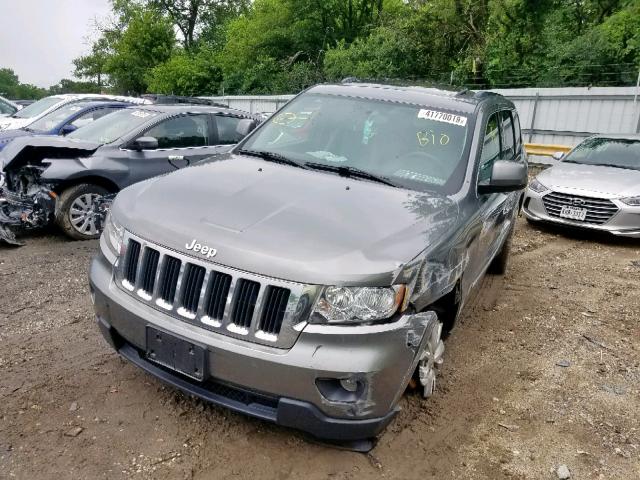 1C4RJFAG9DC610339 - 2013 JEEP GRAND CHER GRAY photo 2