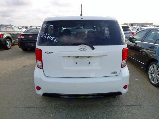 JTLZE4FEXFJ070003 - 2015 TOYOTA SCION XB 白色 照片 9