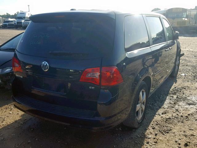 2V4RW3D18AR167245 - 2010 VOLKSWAGEN ROUTAN SE BLACK photo 4