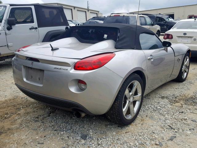 1G2MC35B98Y114522 - 2008 PONTIAC SOLSTICE SILVER photo 4