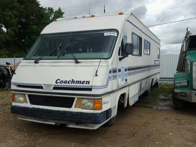 17N53012XKW015206 - 1989 COACH MOTORHOME WHITE photo 2