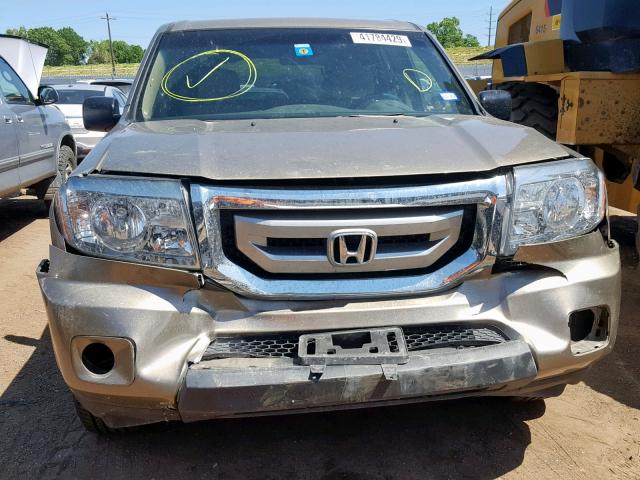 5FNYF4H20AB010528 - 2010 HONDA PILOT LX GOLD photo 9