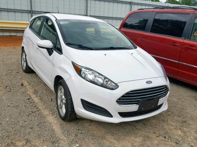 3FADP4EJ5JM100573 - 2018 FORD FIESTA SE WHITE photo 1