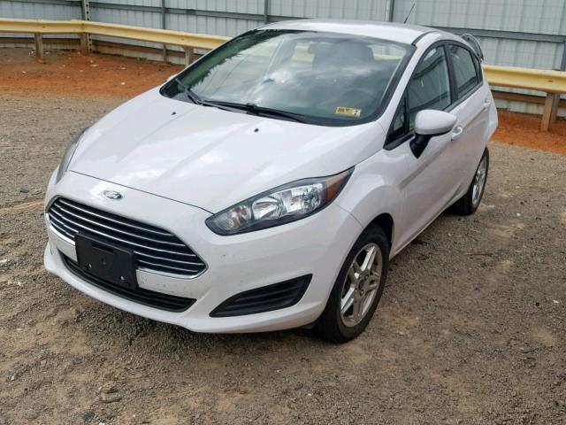 3FADP4EJ5JM100573 - 2018 FORD FIESTA SE WHITE photo 2