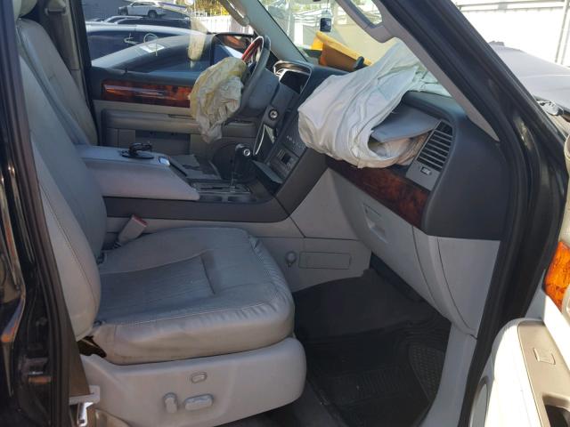 5LMFU27585LJ21708 - 2005 LINCOLN NAVIGATOR BLACK photo 5