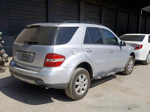 4JGBB86E26A017515 - 2006 MERCEDES-BENZ ML 350 SILVER photo 4