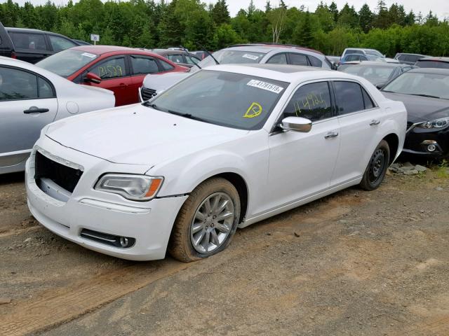 2C3CCACG3CH233426 - 2012 CHRYSLER 300 LIMITE WHITE photo 2