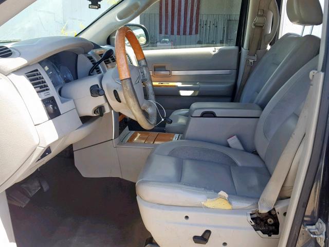 1A8HW58298F124628 - 2008 CHRYSLER ASPEN LIMI GRAY photo 5