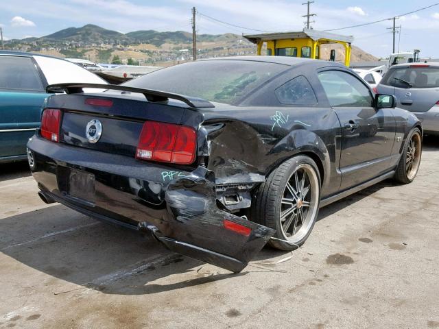 1ZVHT82H675288693 - 2007 FORD MUSTANG GT BLACK photo 4