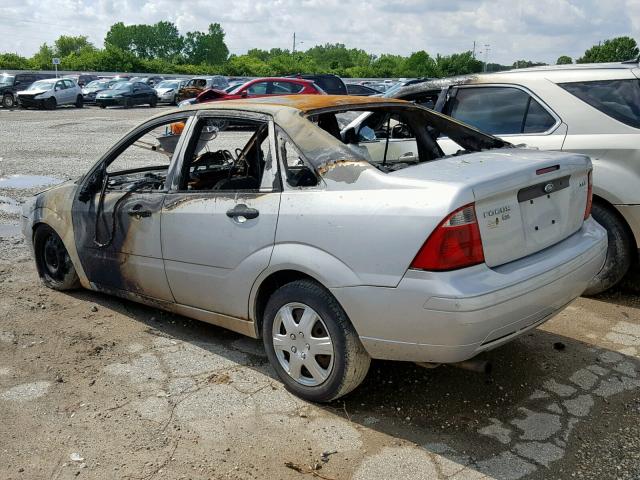 1FAHP34N16W241194 - 2006 FORD FOCUS ZX4 SILVER photo 3