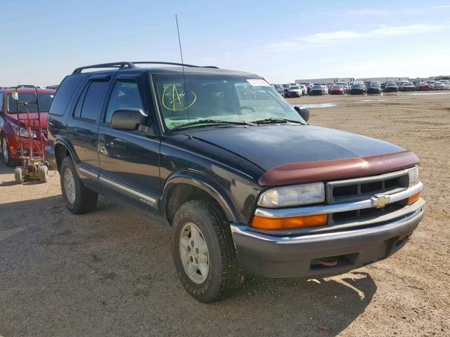 1GNDT13W812208445 - 2001 CHEVROLET BLAZER BLACK photo 1