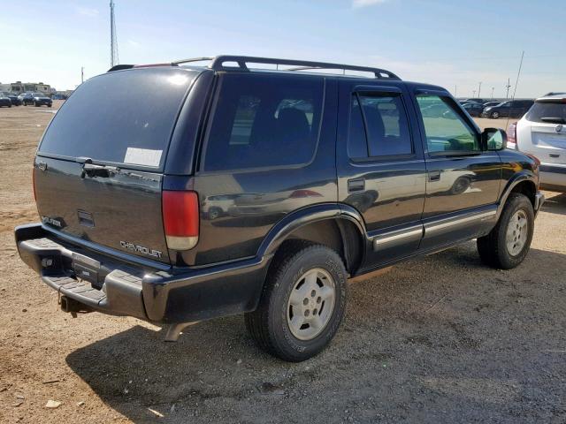 1GNDT13W812208445 - 2001 CHEVROLET BLAZER BLACK photo 4