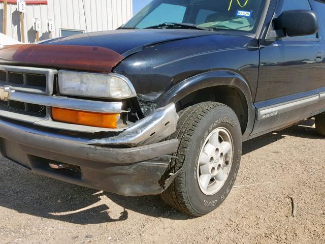 1GNDT13W812208445 - 2001 CHEVROLET BLAZER BLACK photo 9