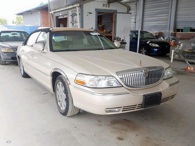 1LNHM83W53Y695180 - 2003 LINCOLN TOWN CAR C CREAM photo 1