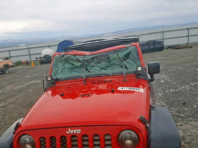 1C4AJWAG9FL596832 - 2015 JEEP WRANGLER S RED photo 9