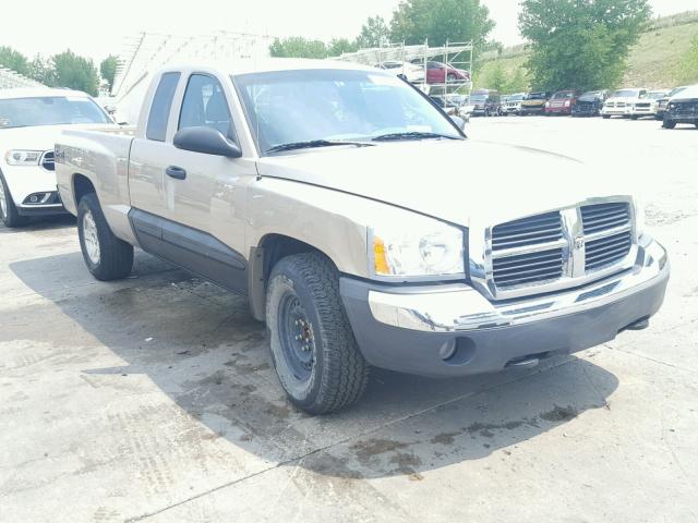 1D7HW42N75S246563 - 2005 DODGE DAKOTA SLT BROWN photo 1