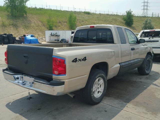 1D7HW42N75S246563 - 2005 DODGE DAKOTA SLT BROWN photo 4