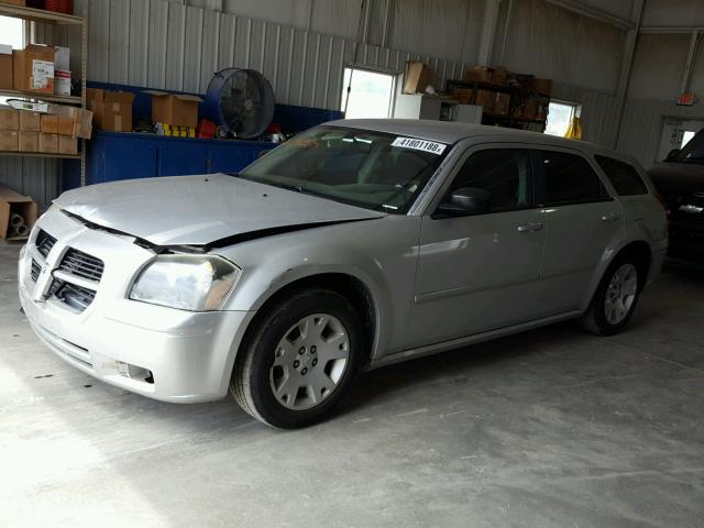 2D8FV48TX5H514380 - 2005 DODGE MAGNUM SE SILVER photo 2