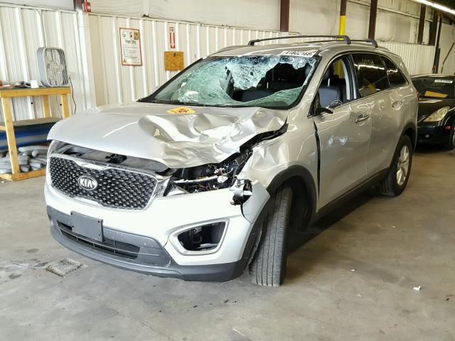 5XYPG4A53GG109567 - 2016 KIA SORENTO LX GRAY photo 2