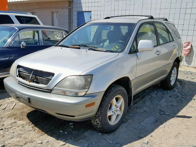 JT6HF10U2Y0114109 - 2000 LEXUS RX 300 SILVER photo 2