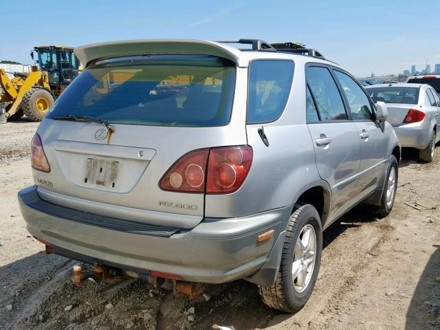 JT6HF10U2Y0114109 - 2000 LEXUS RX 300 SILVER photo 4