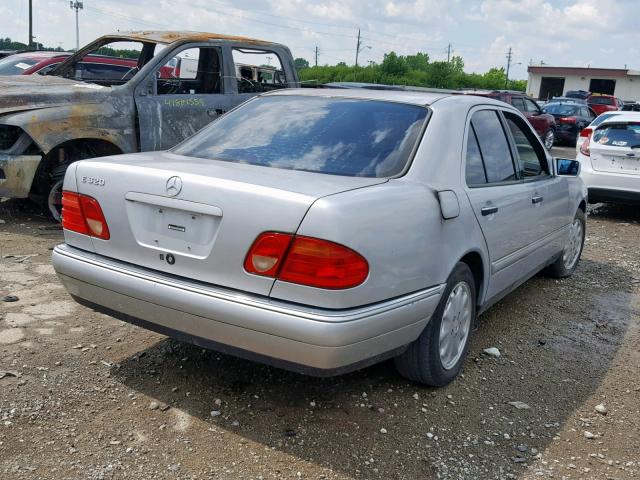 WDBJF55F1VJ033148 - 1997 MERCEDES-BENZ E 320 SILVER photo 4