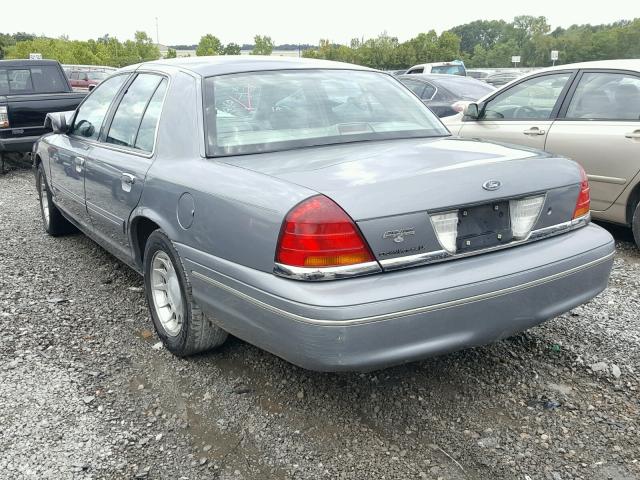 2FAFP74W0WX101715 - 1998 FORD CROWN VICT GRAY photo 3