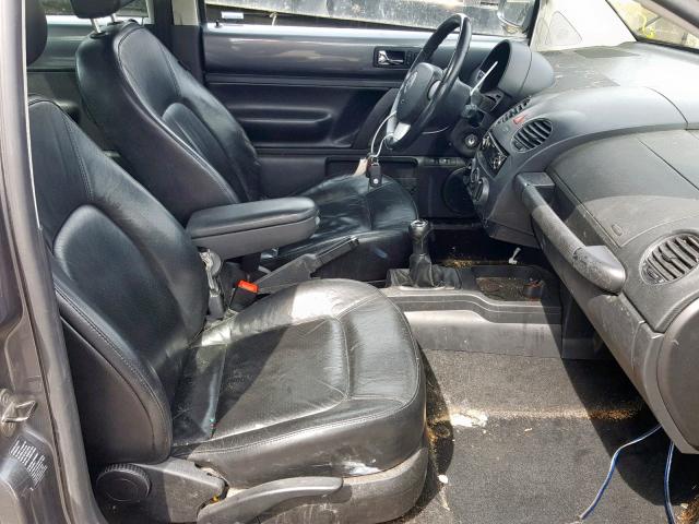 3VWSR31C96M423106 - 2006 VOLKSWAGEN NEW BEETLE ნაცრისფერი ფოტო 5
