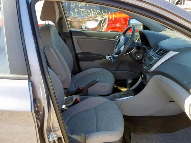 KMHCT4AE2HU280106 - 2017 HYUNDAI ACCENT SE GRAY photo 5