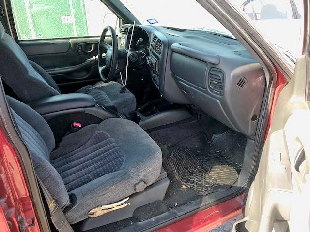 1GNCS13W9Y2148927 - 2000 CHEVROLET BLAZER RED photo 5